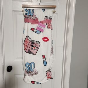 Mean Girls So Fetch Burn Book Movie Plush Blanket Throw NWT